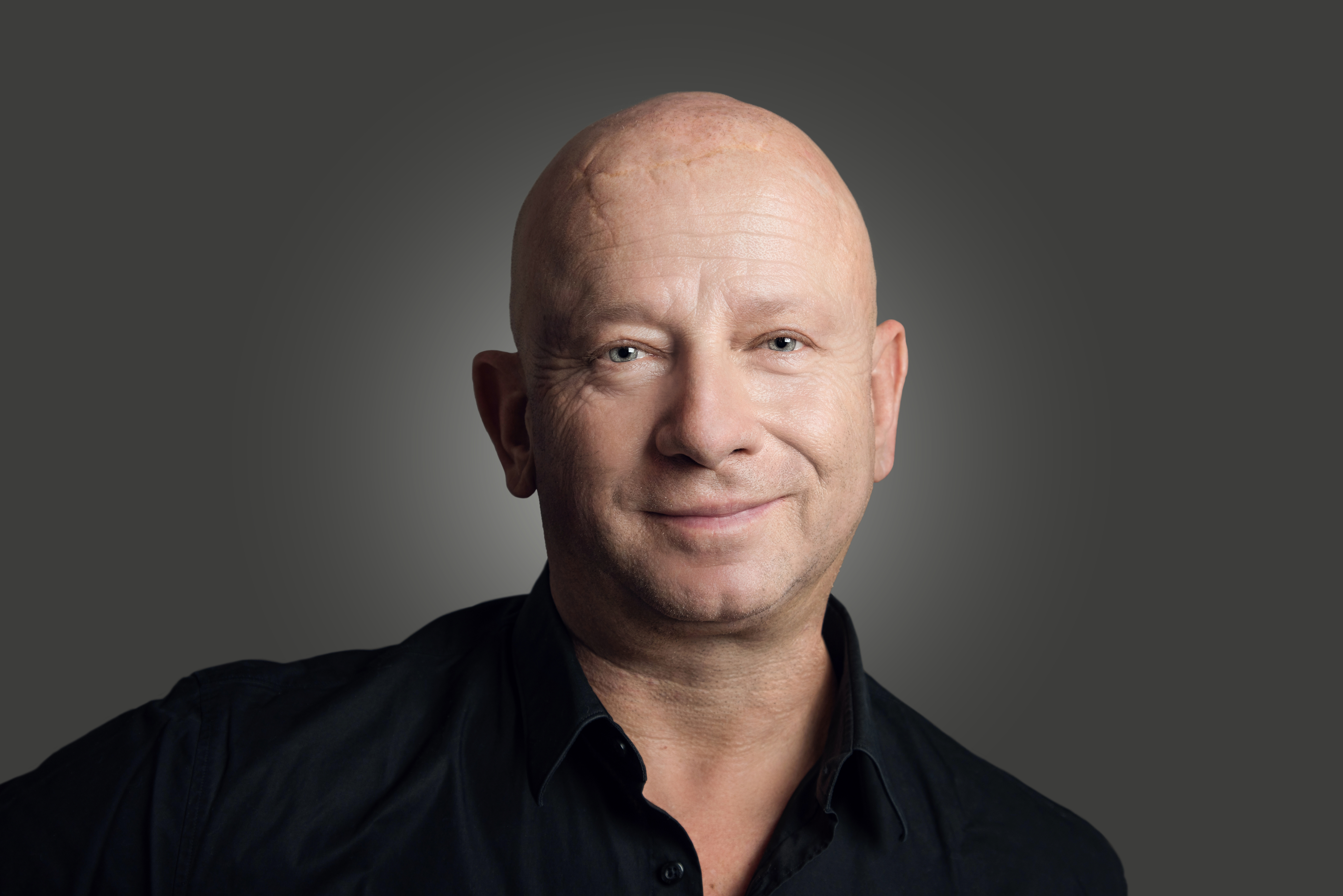 Gerald Metroz conférences sur la motivation, le lesdership et la façon de voir le monde Gérald Métroz conférencier UnoMe pour des thèmes comme la résilience et le regard que l'on porte sur le monde